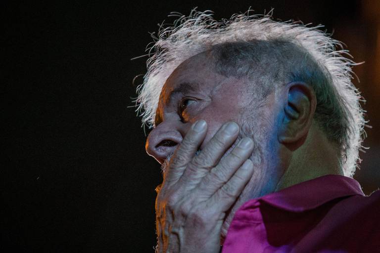 O ex-presidente Lula faz caravana por Minas Gerais