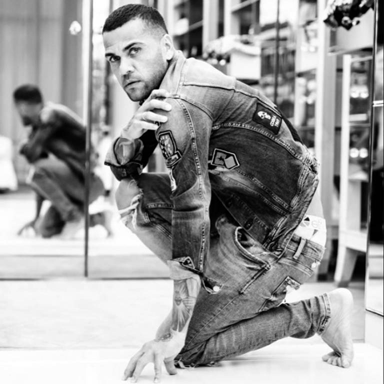 Foto de divulgação da linha de "underwear" do jogador Daniel Alves para a grife Ethika