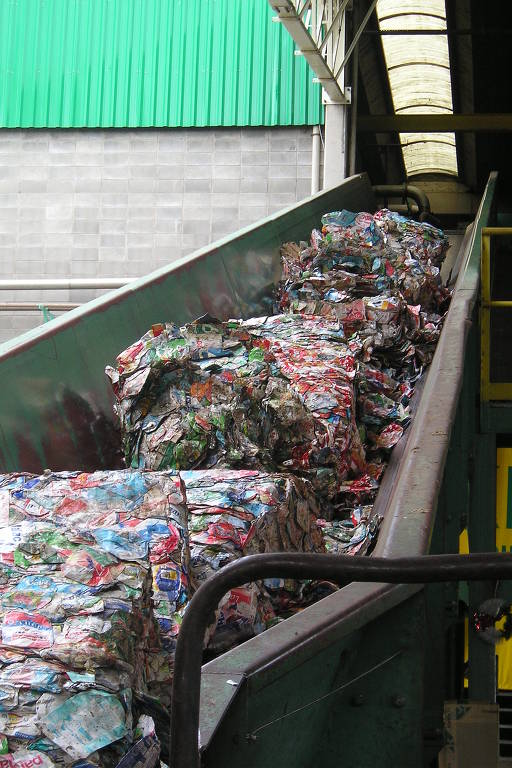 Indústria e catadores impulsionam reciclagem