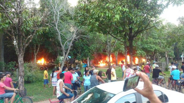 Garimpeiros queimam escritórios do Ibama, ICMBio e Incra no sul do AM