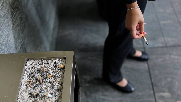 Uma empresa de marketing japonesa deu aos funcionários não fumantes seis dias extras de descanso