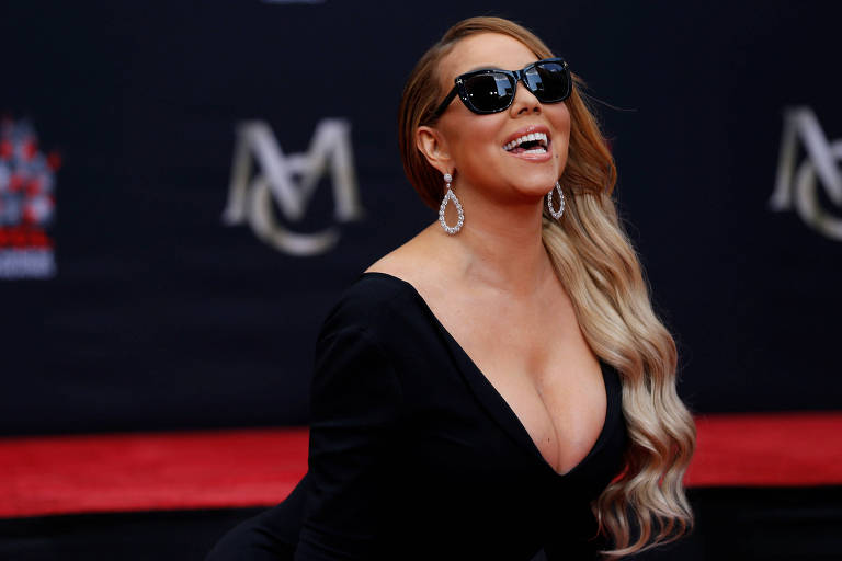 A cantor Mariah Carey em Los Angeles, na Califórnia