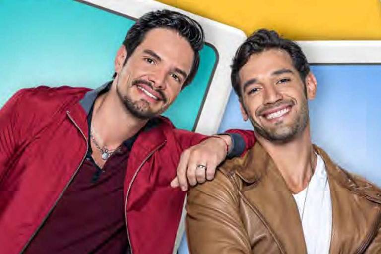 Casal gay é formado pelos atores Andrés Zuno e Raúl Coronado 