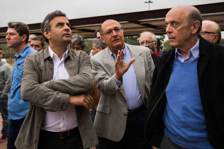 Ao lado dos tucanos José Serra e Aécio Neves, Geraldo Alckmin visita o Parque da Juventude, antigo Carandiru, zona norte de SP
