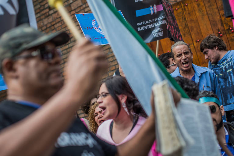 Protesto contra o seminário "Os Fins da Democracia", com participação de Judith Butler, no Sesc Pompéia, em São Paulo 