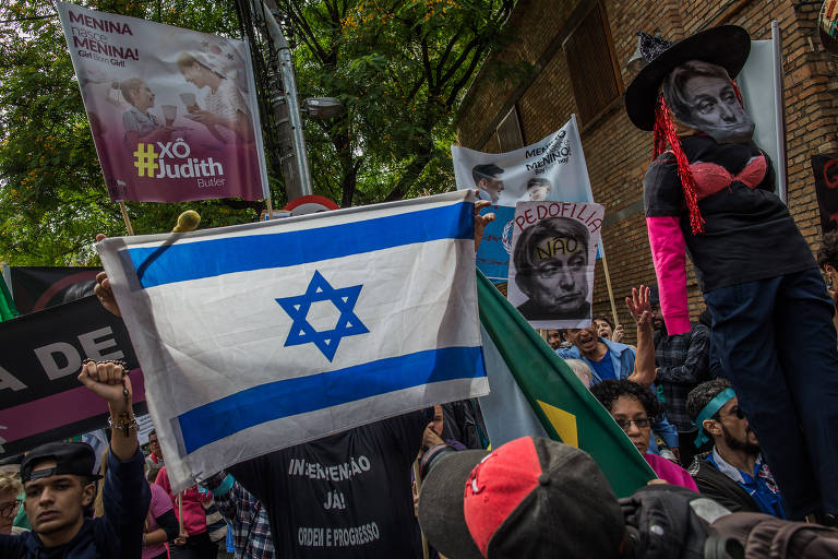 Judith Butler é alvo de protesto durante seminário em São Paulo em 2017
