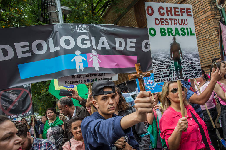 Protesto contra o seminário "Os Fins da Democracia", com participação de Judith Butler, no Sesc Pompéia, em São Paulo
