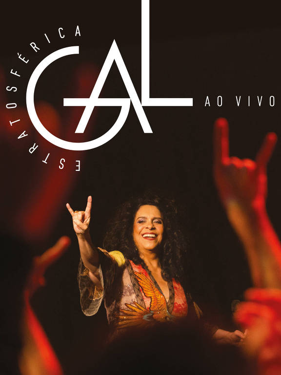 A cantora Gal Costa na capa do DVD "Estratosfrica - Ao Vivo"