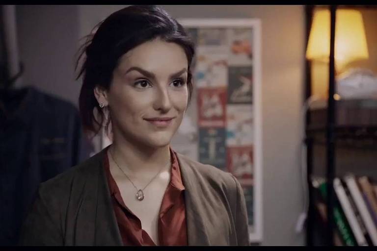 A atriz e youtuber Kéfera Buchmann em cena do filme 'Gosto Se Discute