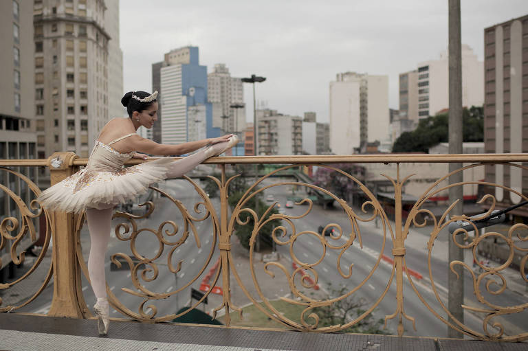 Geyza Pereira da Silva em cena do documentrio 'Olhando para as Estrelas', do diretor Alexandre Peralta