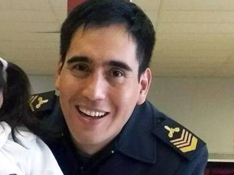 Jorge Valdez, mora em Mar del Plata com sua mulher. É pai de uma menina