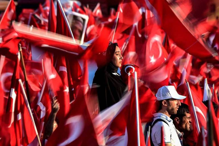 A homossexualidade no  crime na Turquia, mas h hostilidade generalizada