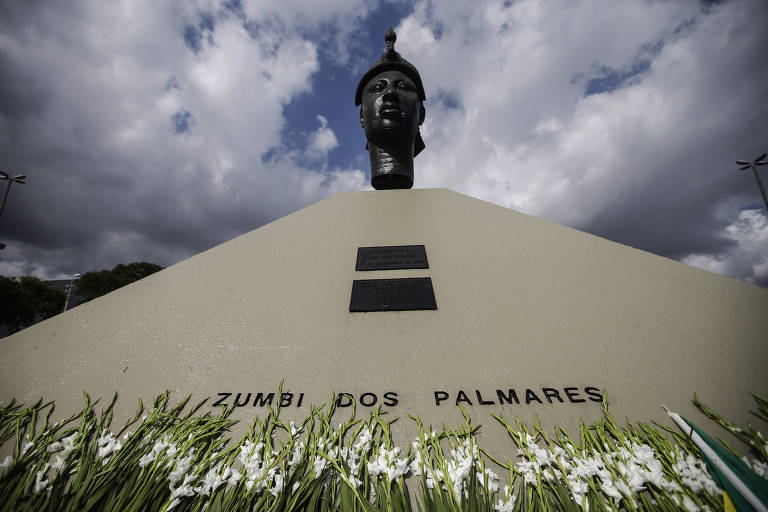 Esttua de Zumbi dos Palmares no centro do Rio