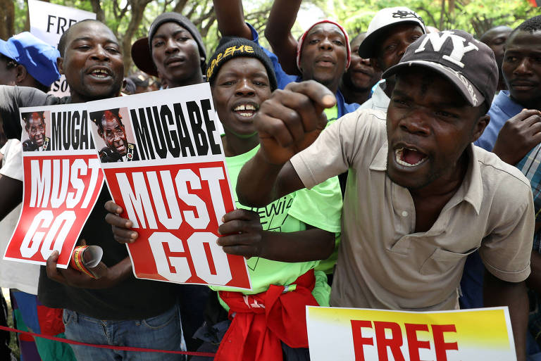 Protesto em Harare, capital do Zimbábue, contra o ditador Robert Mugabe