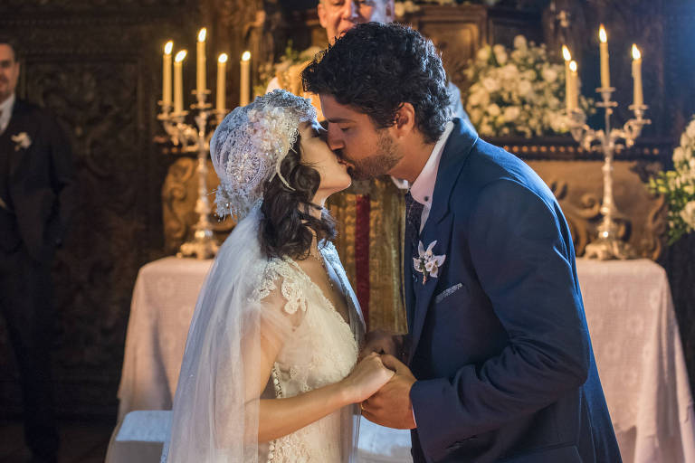 Casamento de Lucinda (Andreia Horta) e Inácio (Bruno Cabrerizo)