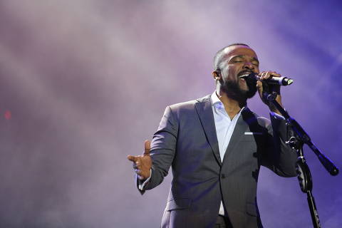 Alexandre Pires em show do Festival Combina MPB