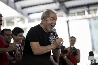 O ex-presidente Lula visita o campus do Instituto Federal Fluminense