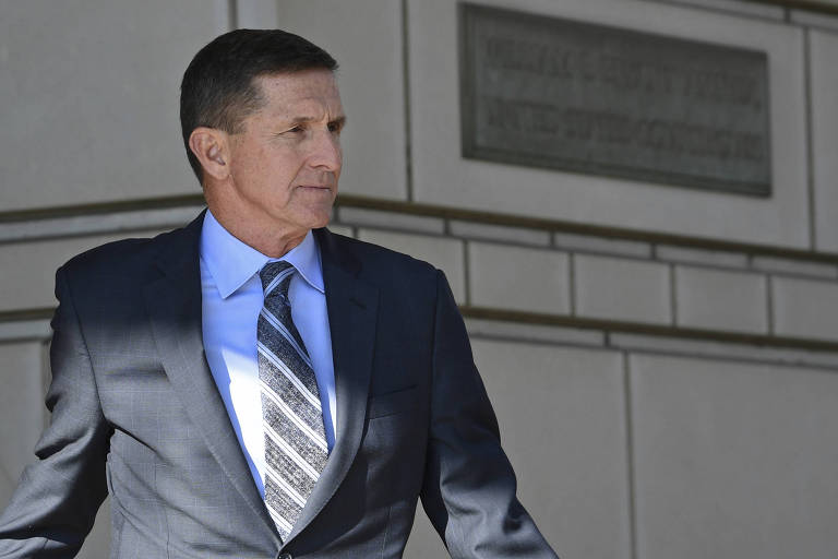 O ex-conselheiro de Segurana Nacional de Trump Michael Flynn deixa tribunal federal em Washington