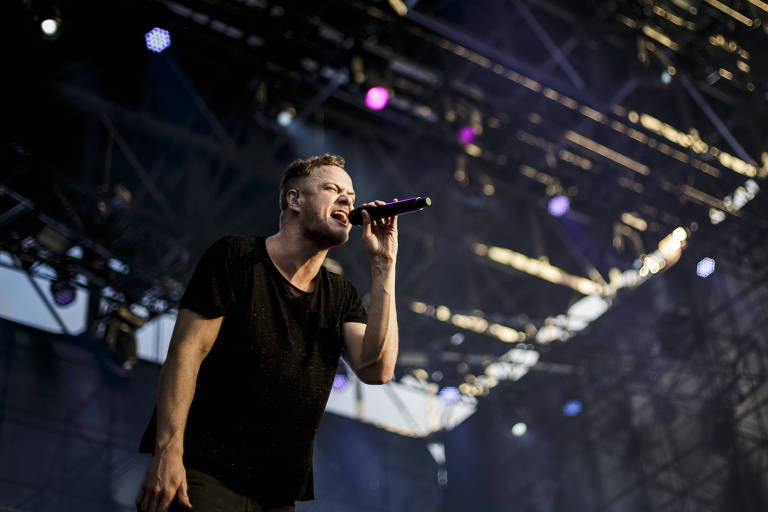 Dan Reynolds, vocalista da banda Imagine Dragons, em show no Lollapalooza 2014