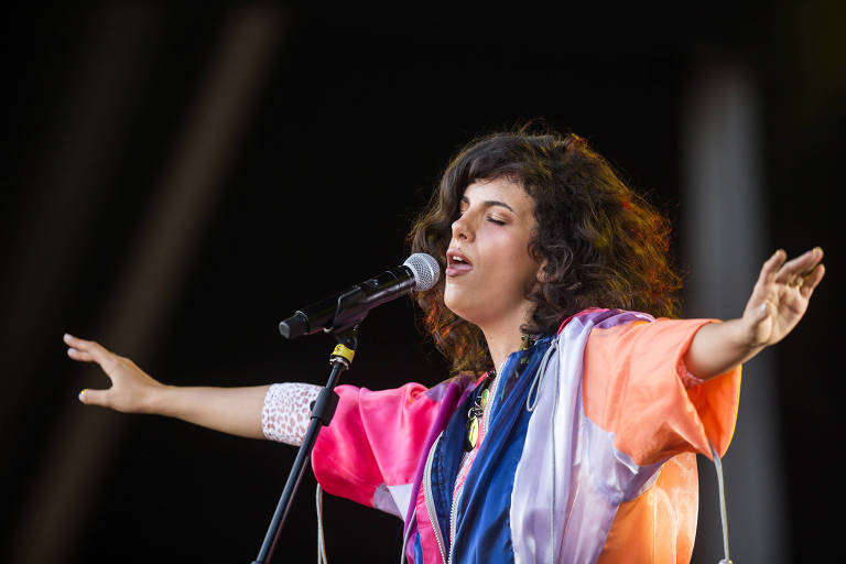A cantora Céu durante show no Rock in Rio 2017