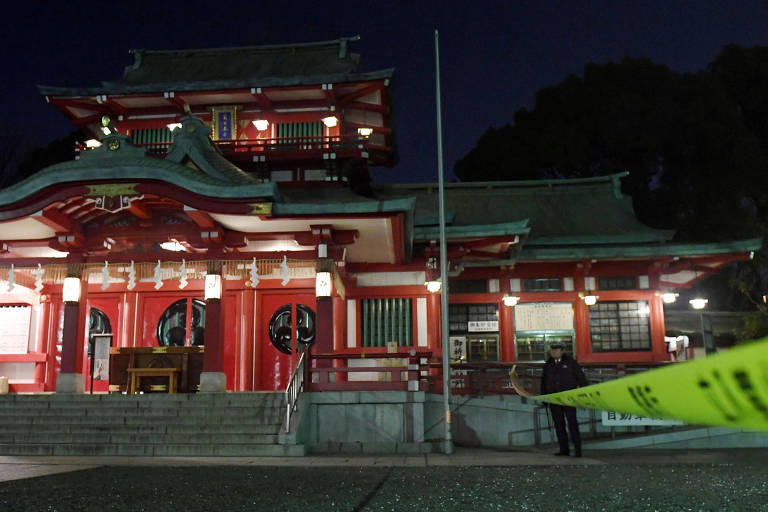 O templo em Tquio foi isolado pela polcia aps o ataque 