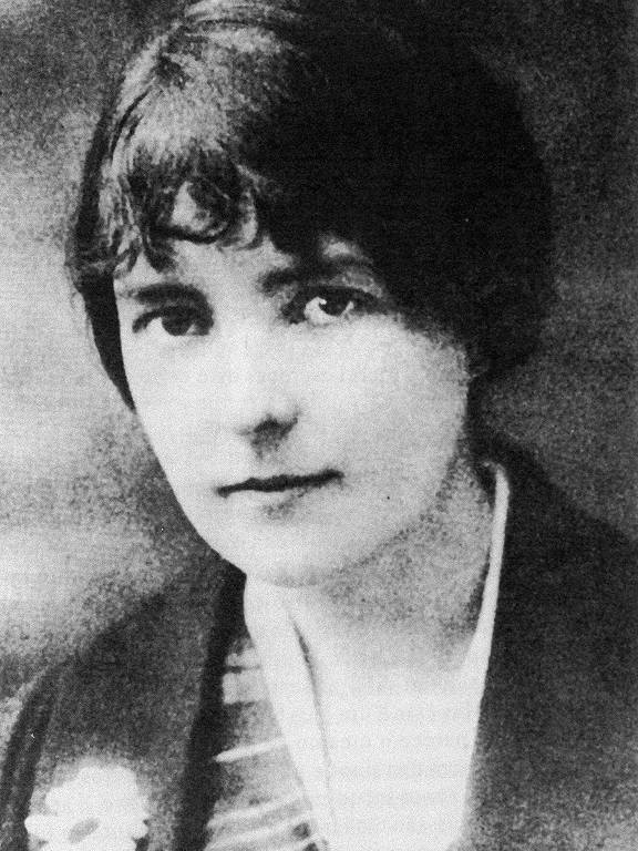 A escritora neozelandesa Katherine Mansfield, autora de contos como 'Felicidade' e 'A Festa no Jardim