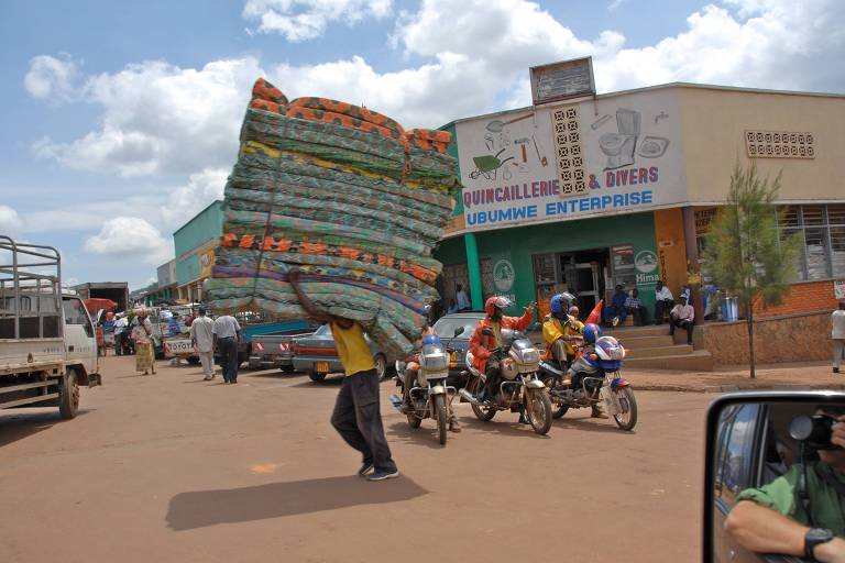 Rua de Kigali, capital da Ruanda