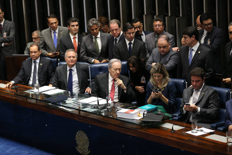 O ministro Ricardo Lewandowski anuncia o resultado final em votação no Senado, e a presidente Dilma Rousseff é afastada definitivamente da Presidência 