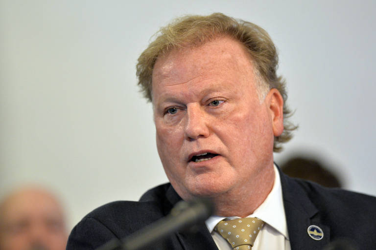 Dan Johnson, deputado estadual do Kentucy, em coletiva aps ser acusado de abuso sexual 