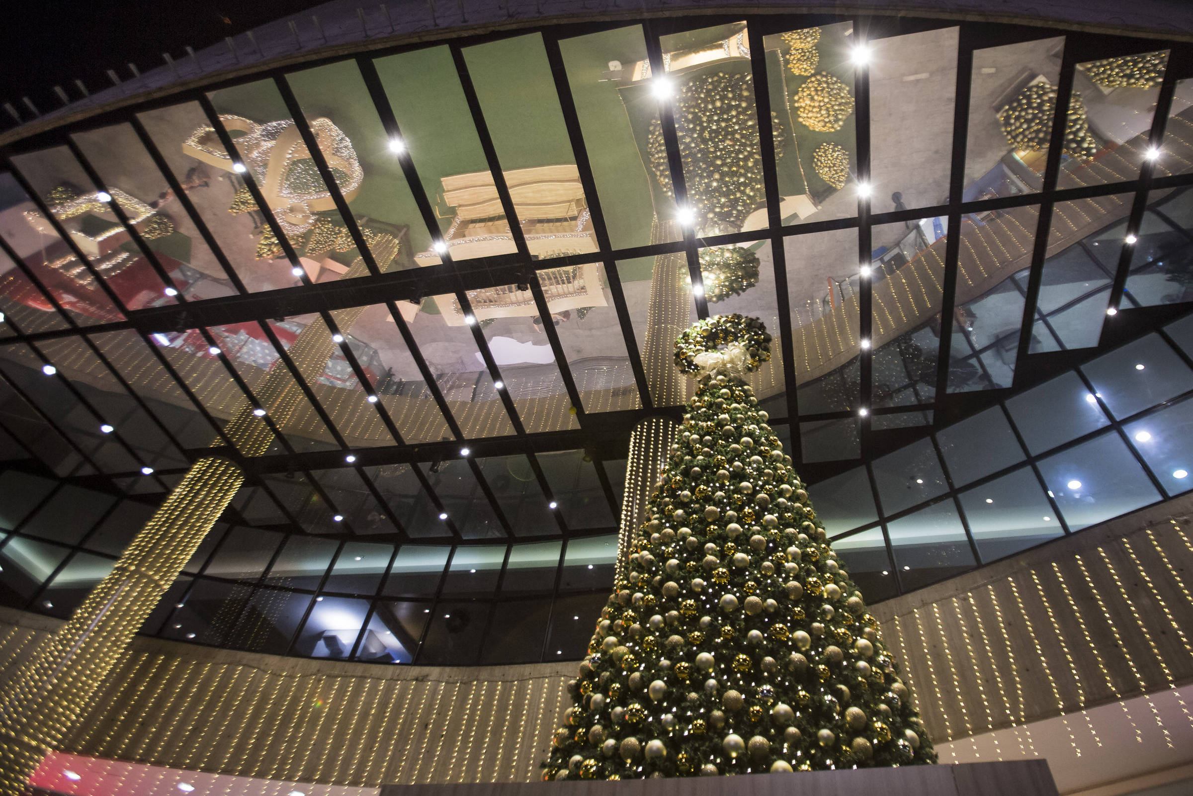 Árvore de Natal Branca? Veja dicas de decoração diferente, TV Vanguarda