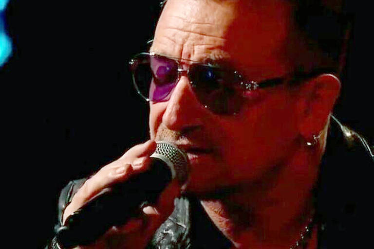 Bono Vox pede desculpas por álbum gratuito no iTunes: 'Retrocesso'
