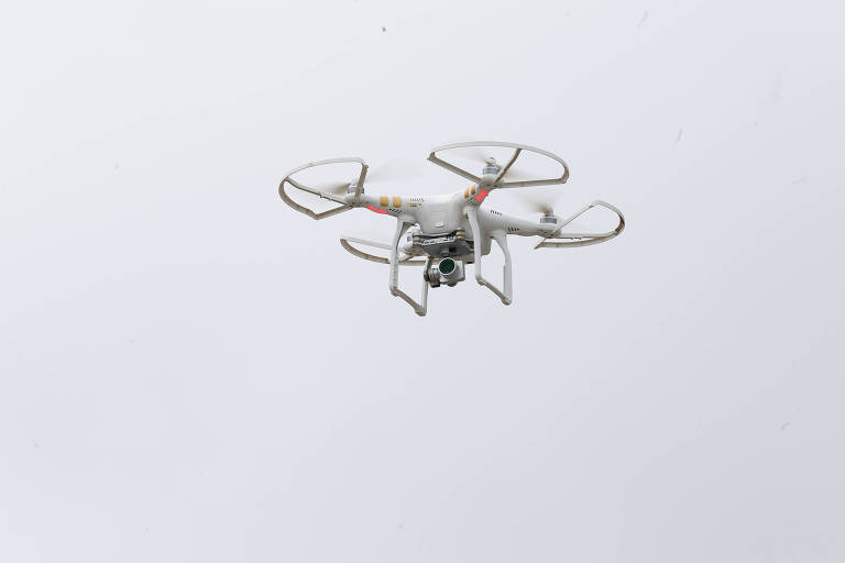 Drones patrulham praias de SP