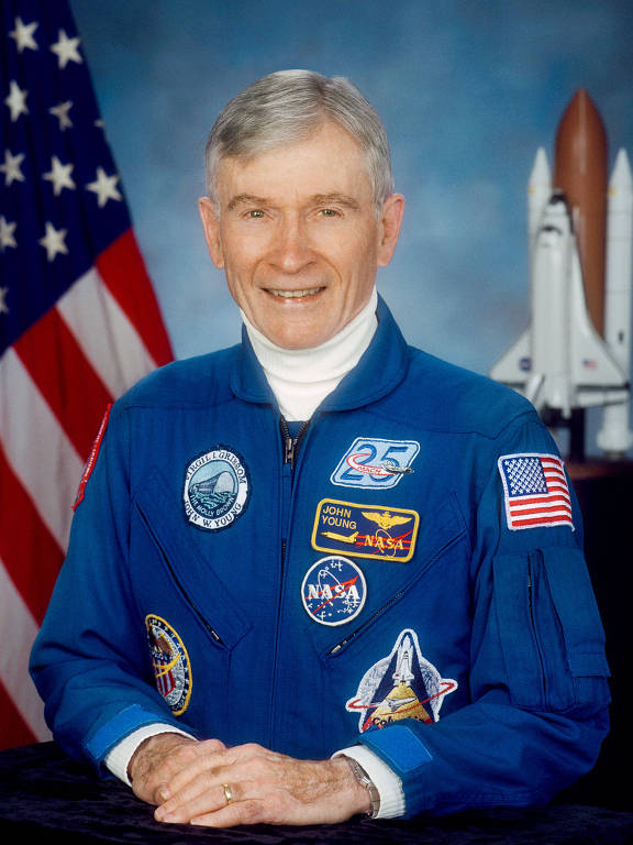 Astronauta John Young aos 87 anos, 6 jan