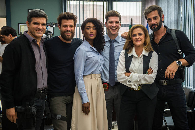 Elenco na delegacia