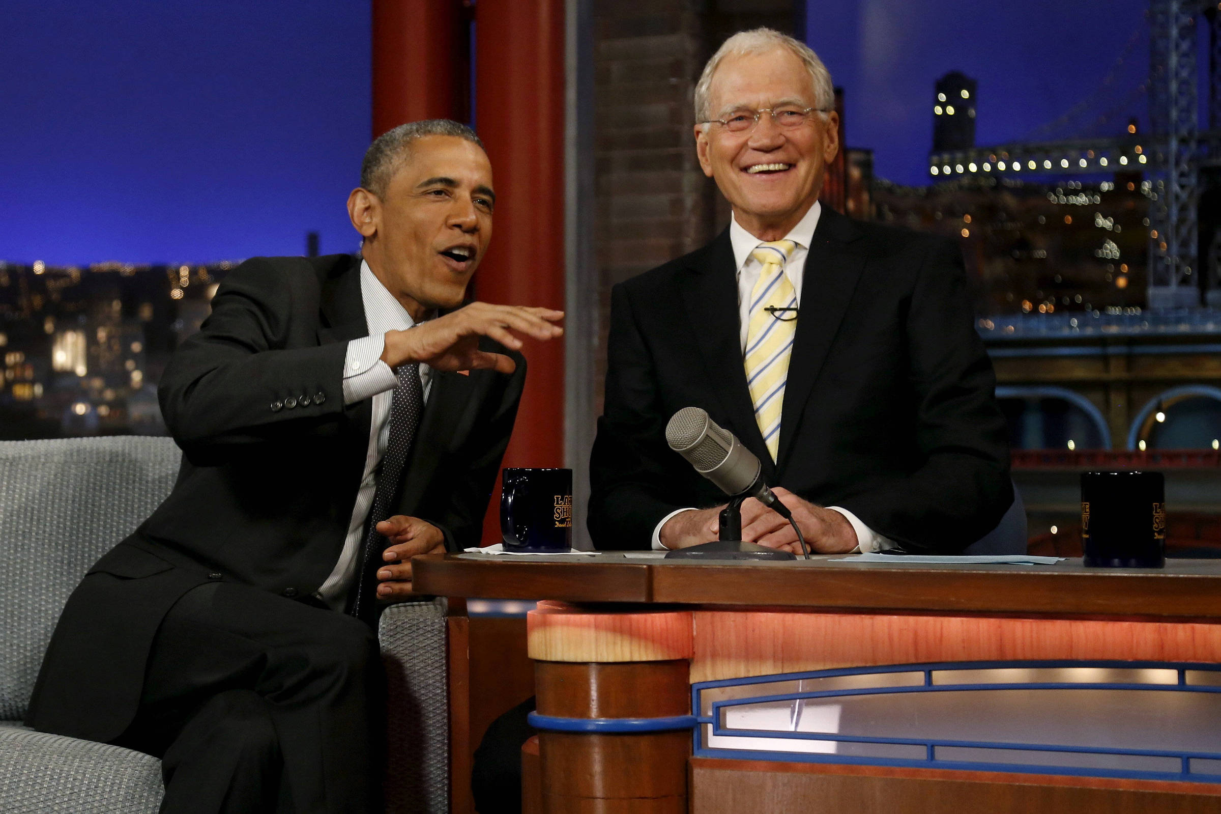 Поставь 8 звезд. Late show with David Letterman Obama 2015. Дэвид Леттерман и Барак Обама фото. Интервью Обама. Talk show.