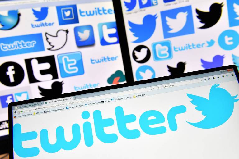 Símbolo do Twitter em feira; rede social promete avisar a usuários expostos a propaganda russa