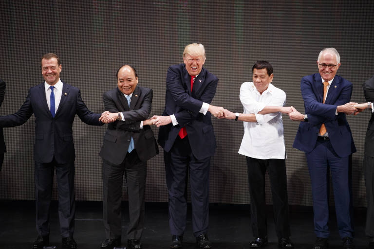Donald Trump e o presidente das Filipinas, Rodrigo Duterte, durante encontro no país asiático, em novembro
