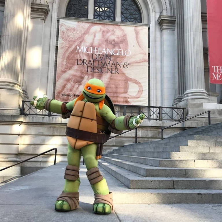 Michelangelo visita exposição de Michelangelo no Metropolitan Museum of Art de Nova York (EUA)