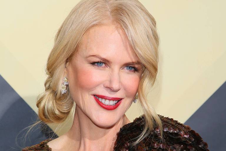 Nicole Kidman come larvas e insetos em vídeo