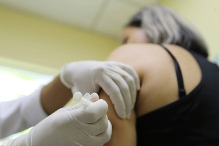 Postos registram furtos de 560 doses de vacina da febre amarela em SP