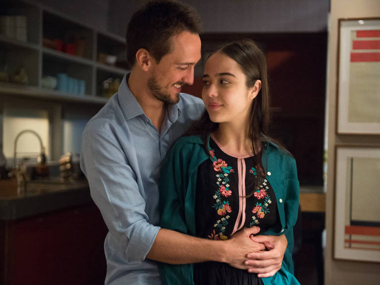 Rafael (Igor Angelkorte) e Laura (Bella Piero)