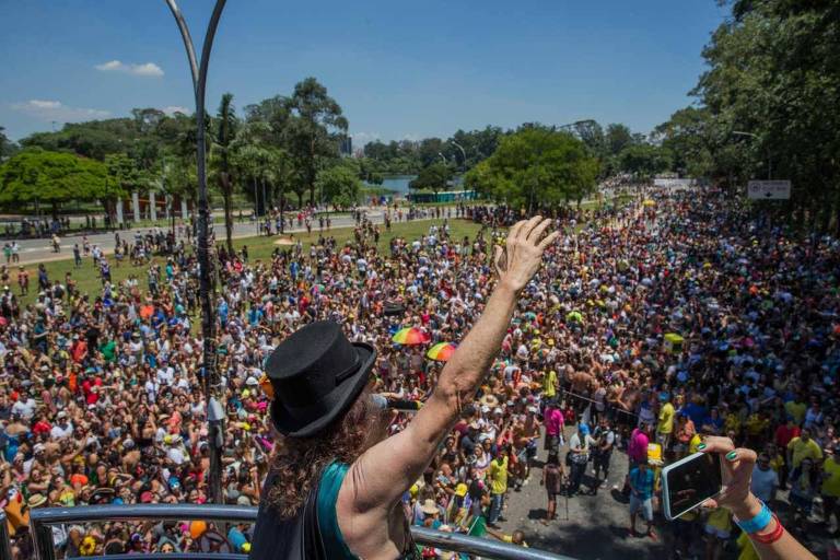 Shows e blocos carnavalescos preparam a cidade de São Paulo para a chegada da folia; confira