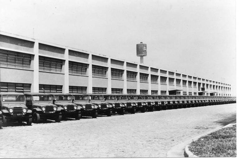 Primeiro lote de Toyota Bandeirante produzido na fábrica de São Bernardo do Campo, em 1962