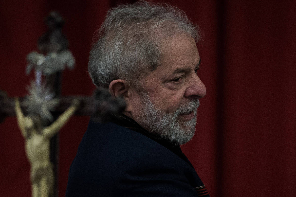 bruscamente Determinar con precisión Impresionante Lula perde ação contra revista Veja por capa sobre Marisa - 15/03/2018 -  Poder - Folha