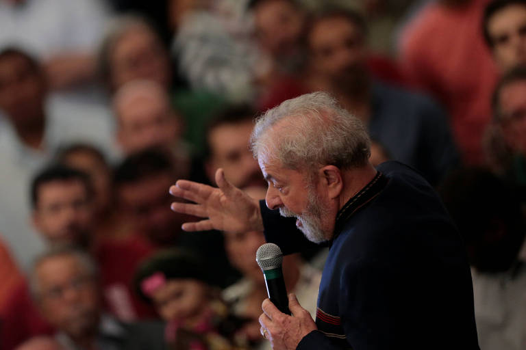Ex-presidente Lula discursa em evento que marca um ano da morte de Marisa Letícia 