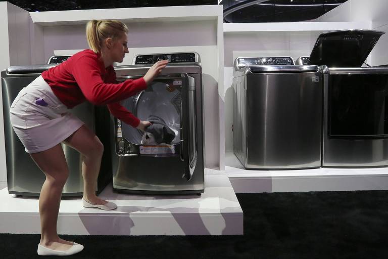 Máquinas de lavar sul-coreanas em exibição em Las Vegas;