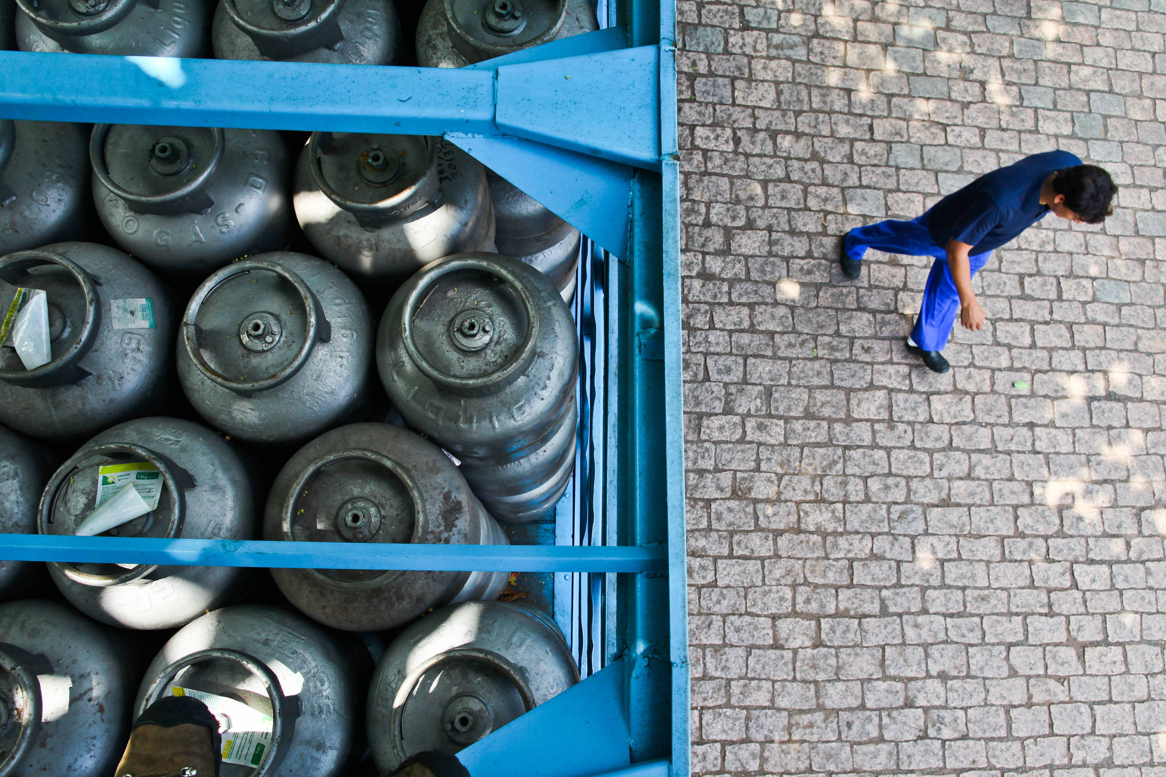 Revenda diz que governo definiu preços 'irreais' para botijão do Gás do Povo