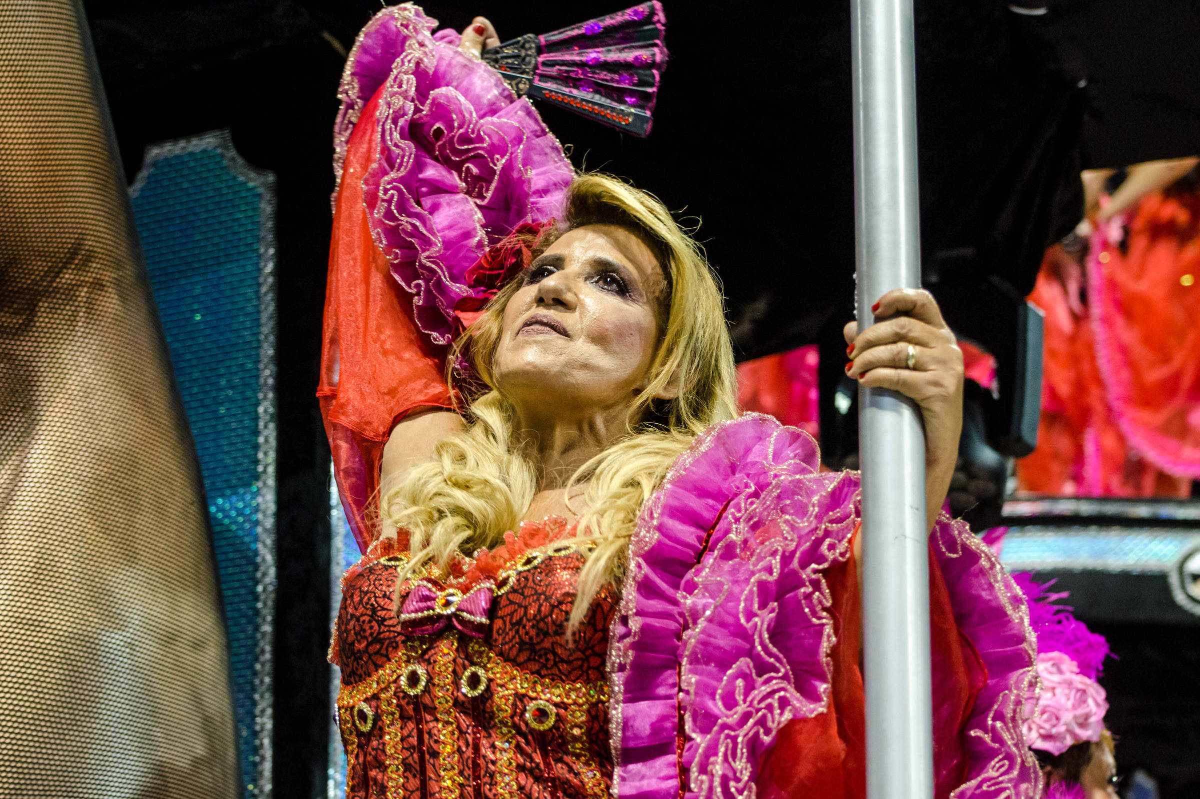 F5 - Celebridades - Carnaval 2018 - Rita Cadillac é barrada em estúdio da  Globo após desfile da Rosas de Ouro - 10/02/2018