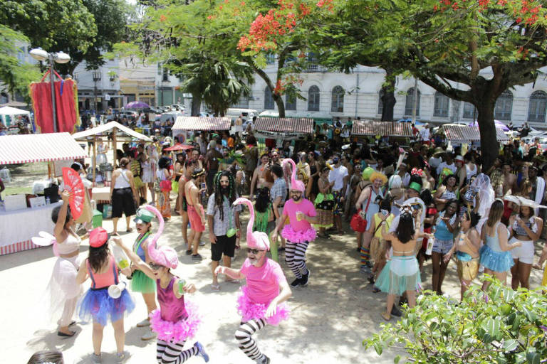 O Cordo do Prata Preta se concentra na Praa da Harmonia, na zona porturia do Rio.