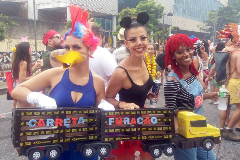 Natlia, Priscila e Hylzi trouxeram a Carreta Furaco para Belo Horizonte.